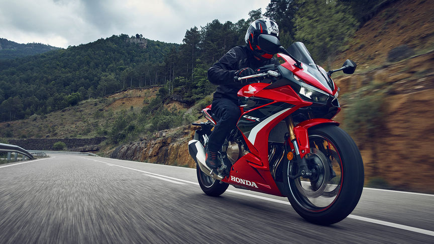 CBR500R – Nasz najmniejszy motocykl klasy Super Sport