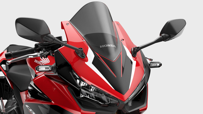 CBR500R – Wysoka przednia szyba