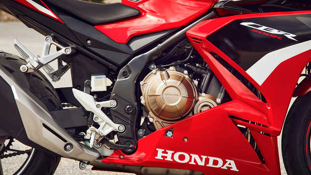 CBR500R – Ekscytująca moc dwóch cylindrów