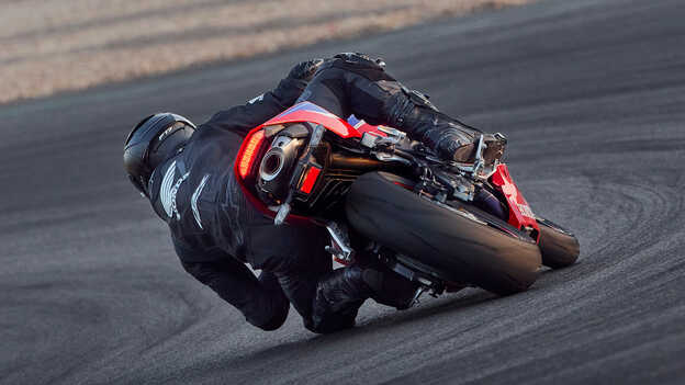 CBR600RR - 6-osiowy elektroniczny układ sterujący IMU firmy Bosch.