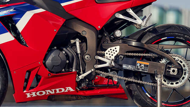 CBR600RR - standardowy quickshifter.