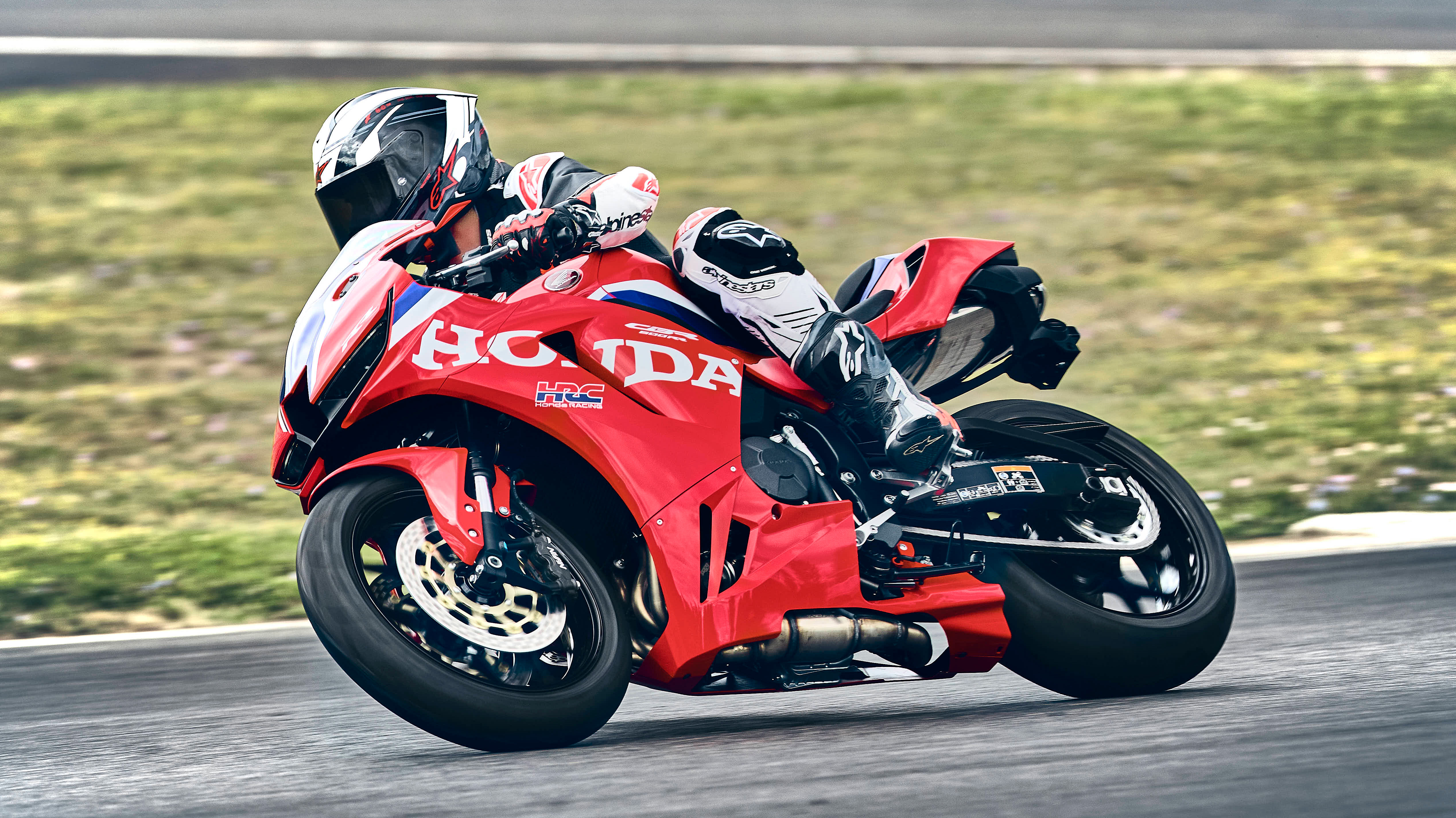 CBR600RR - 6-osiowy elektroniczny układ sterujący IMU firmy Bosch.
