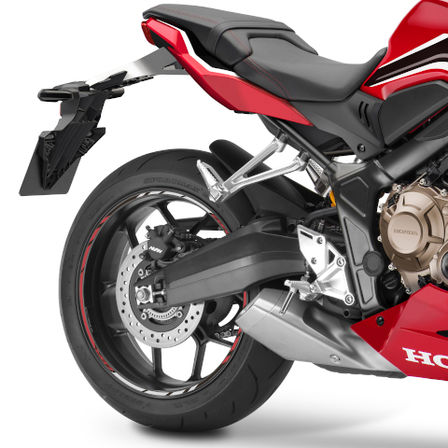 CBR650R, zdjęcie studyjne, zbliżenie na tylne koło