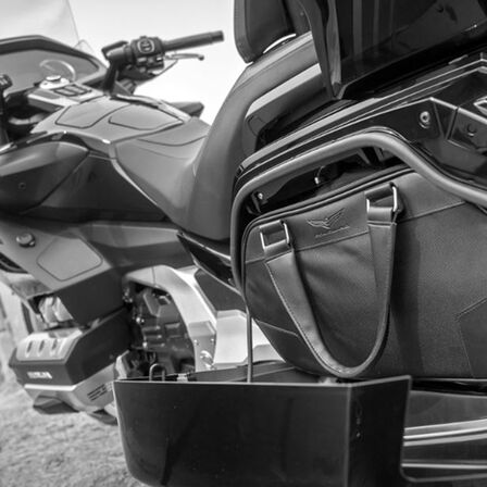 Honda GL1800 Gold Wing, pakiet Pełna opcja