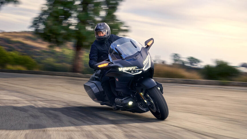 Honda GL1800 Gold Wing - widok z boku