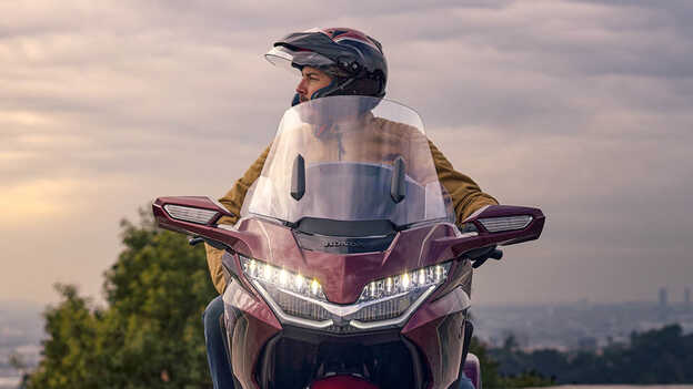 Honda GL1800 Gold Wing Tour - elektrycznie sterowana szyba